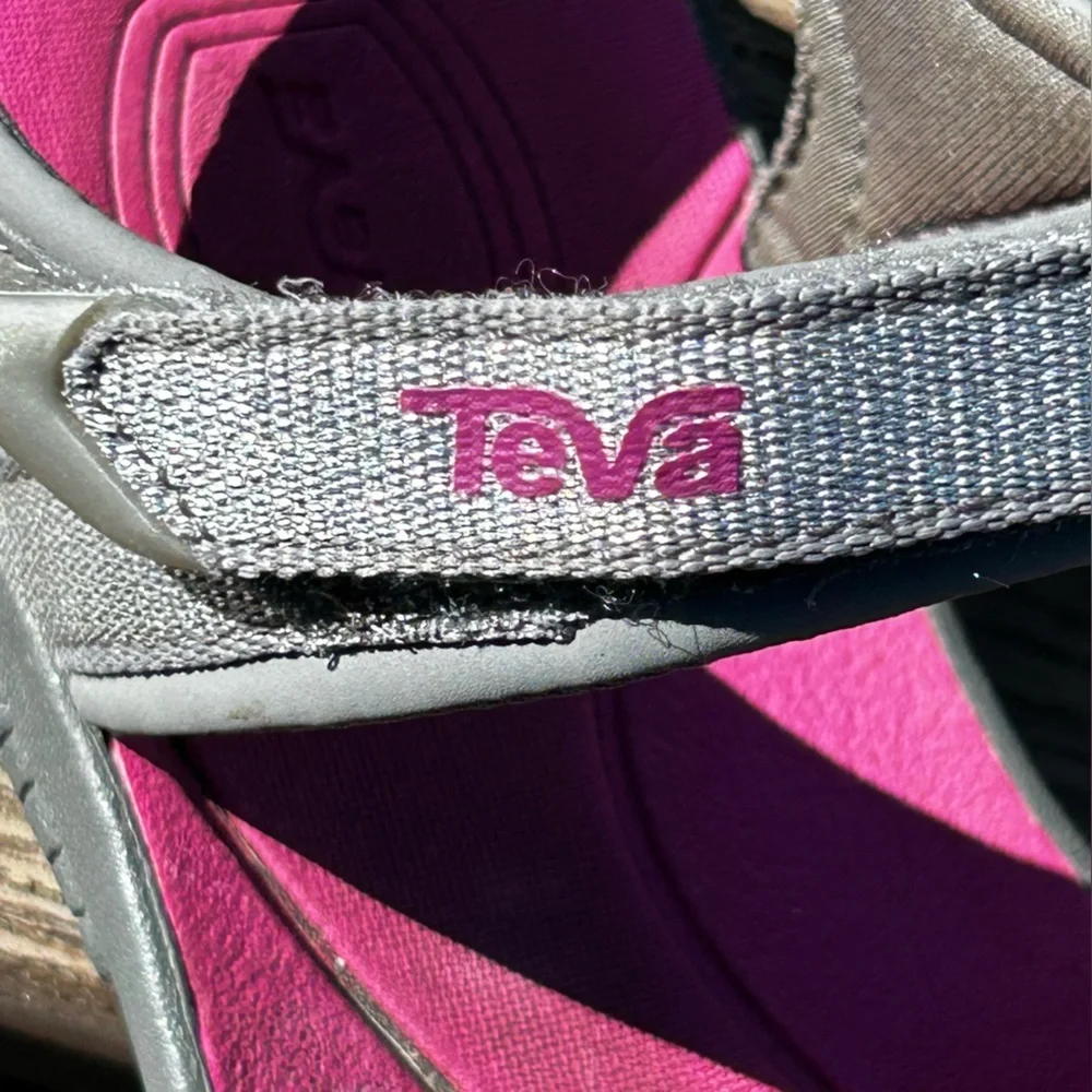 Teva Shockpad Tierra Kids' Glittery Gray Silver Pink Adjustable Sandals Size 2